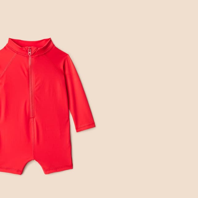 Detalle 2 de Amazon Essentials rashguard unisex a maniche lunghe per bambini e ragazzi