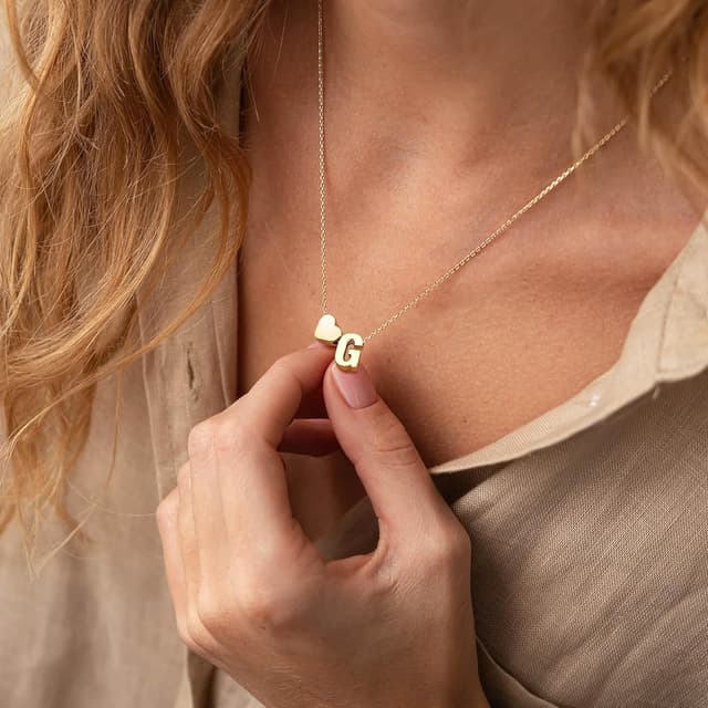 Thumbnail 2 de BodyBonita Collar inicial corazón 18