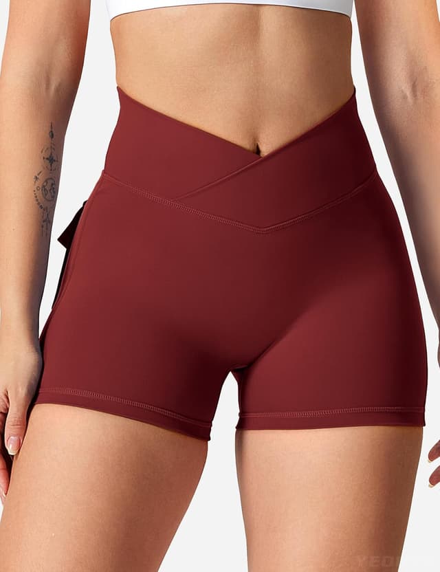 Detalle 2 de YEOREO CoreFlex Scrunch Workout Shorts with Pockets (High-Waisted Biker Shorts for Women)