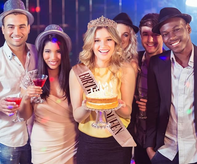 Thumbnail 5 de Birthday Queen tiara set 50th sash