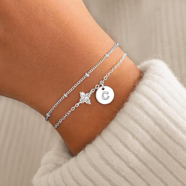 Detalle de Bracelet TINGN pour femme plaqué or 14 carats avec lettres et trèfle à quatre feuilles, cadeau Noël personnalisé