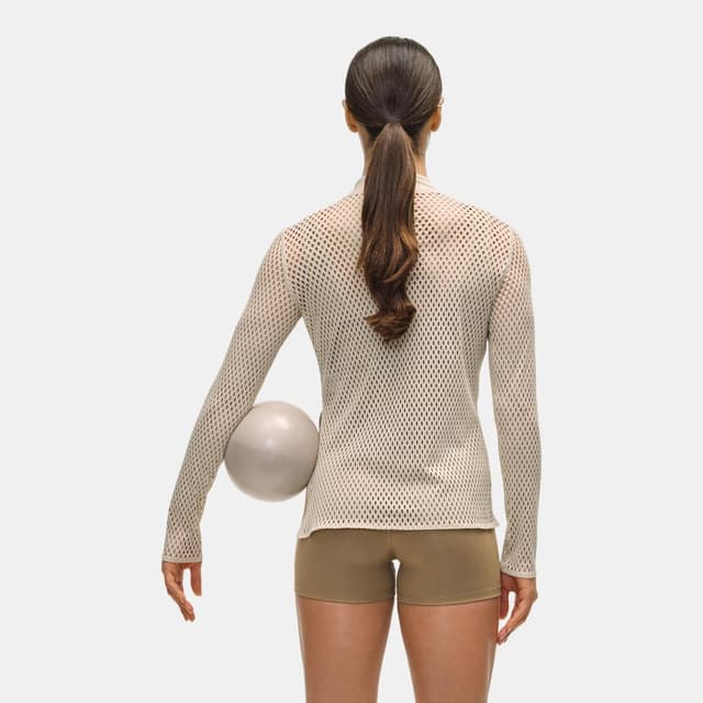 Detalle de CASALL Open Mesh Longsleeve de mujer: camiseta de manga larga para estudio (yoga, pilates y barra)