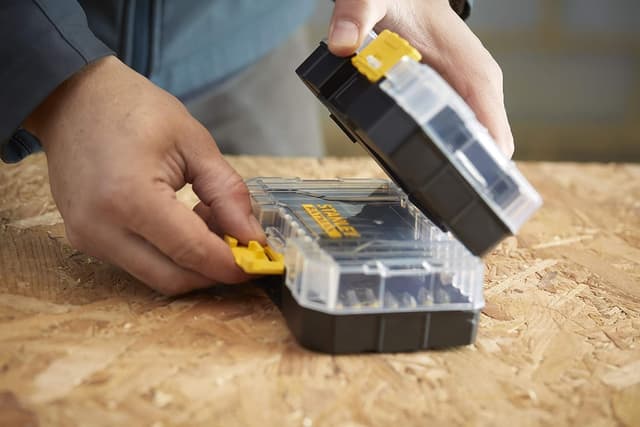 Detalle de STANLEY FATMAX Torsion Screwdriver Drilling Bit Set (32 Pieces) in ToughCase + Shaker Box
