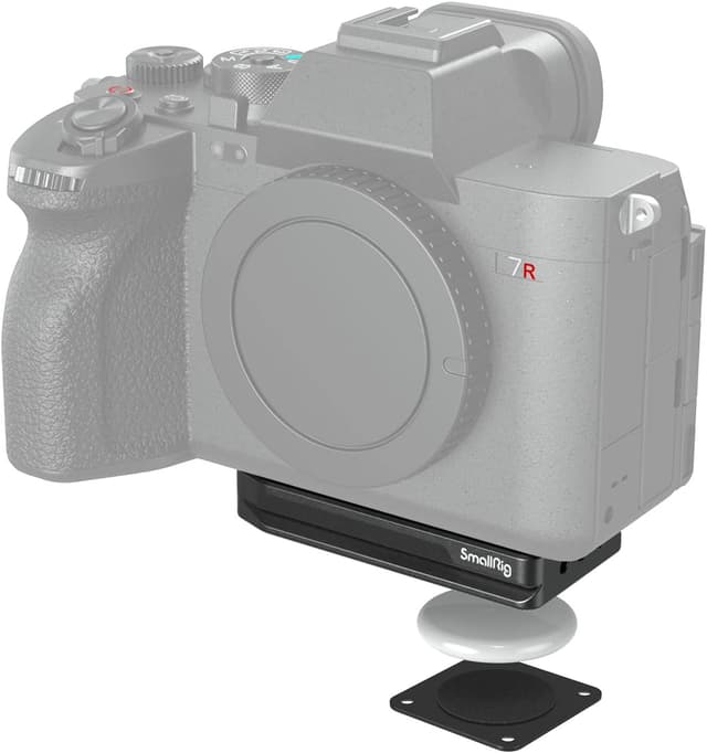 Detalle de SMALLRIG Schnellwechselplatte für AirTag (MD4150) – Arca-Typ Montageplatte mit 1/4“-20 und EVA-Antivibrationspad