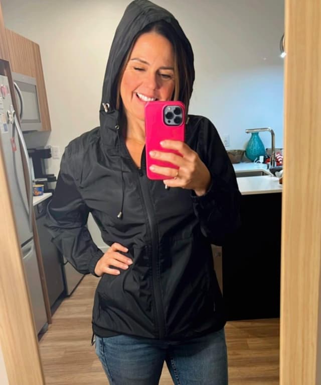 Detalle 2 de TCOT Womens Waterproof Rain Jacket Windbreaker (Lightweight Packable Rain Coat)