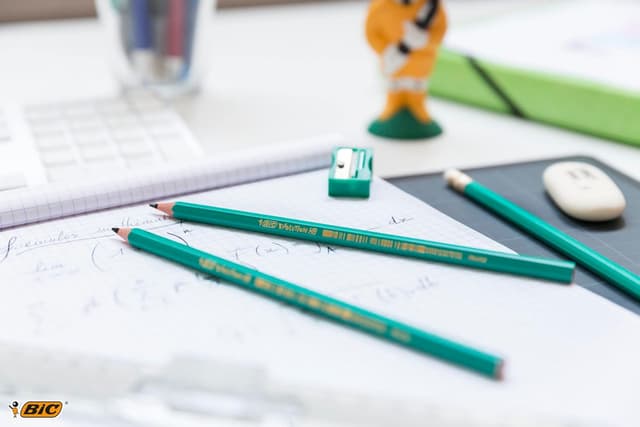 Detalle 2 de BIC Evolution Crayons HB lot 200 ✏