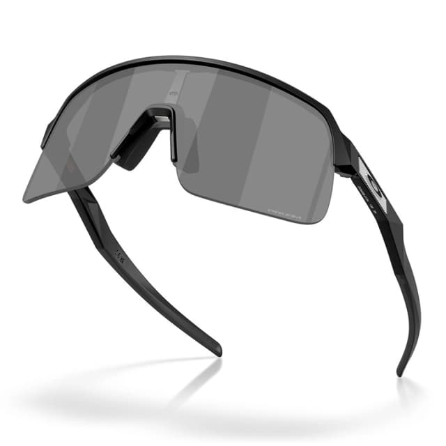 Detalle de Oakley Sutro Lite S: gafas de sol Oakley para un look urbano y cómodo