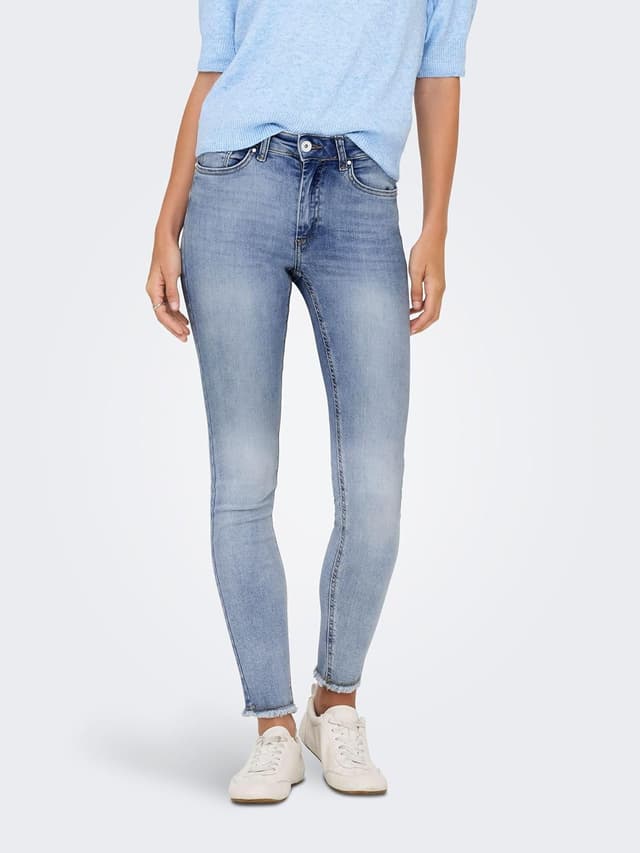 Detalle de ONLY Skinny Fit Jeans ONLBLUSH a vita media: jeans skinny leggeri per l’uso quotidiano