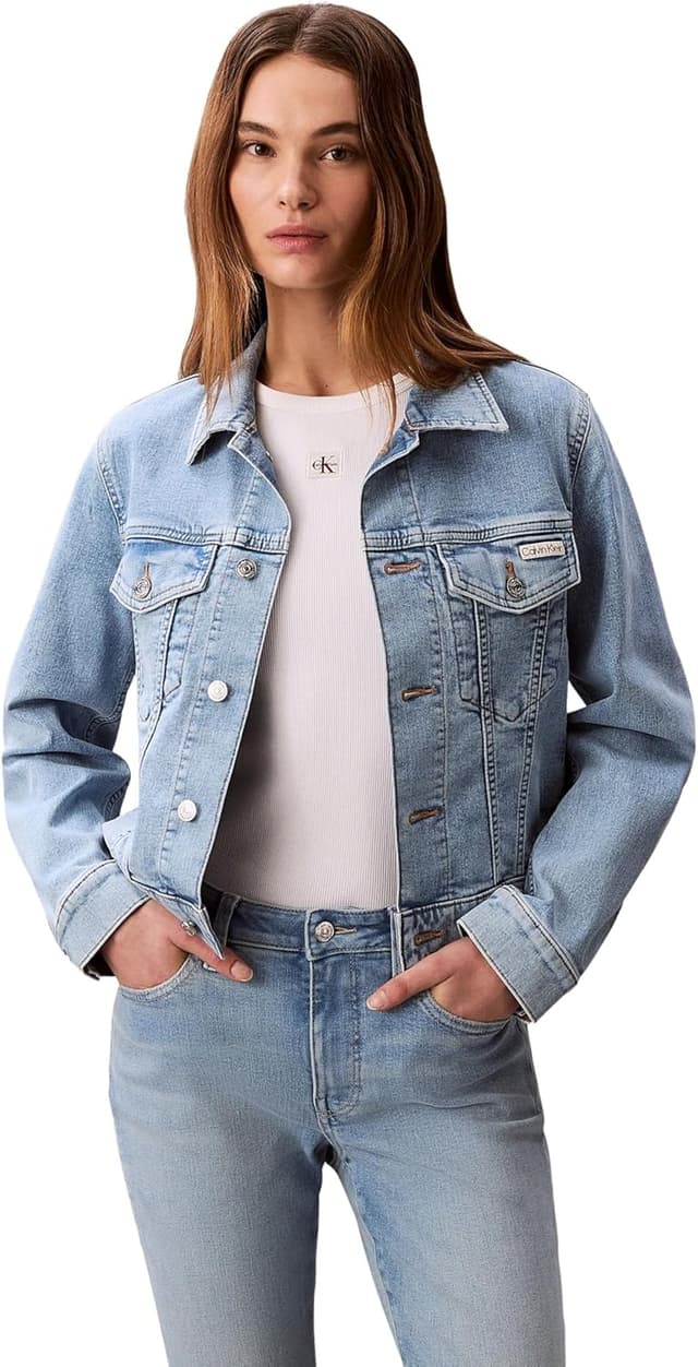 Detalle de Calvin Klein LS Classic Trucker “Coastal Light” giacca da donna