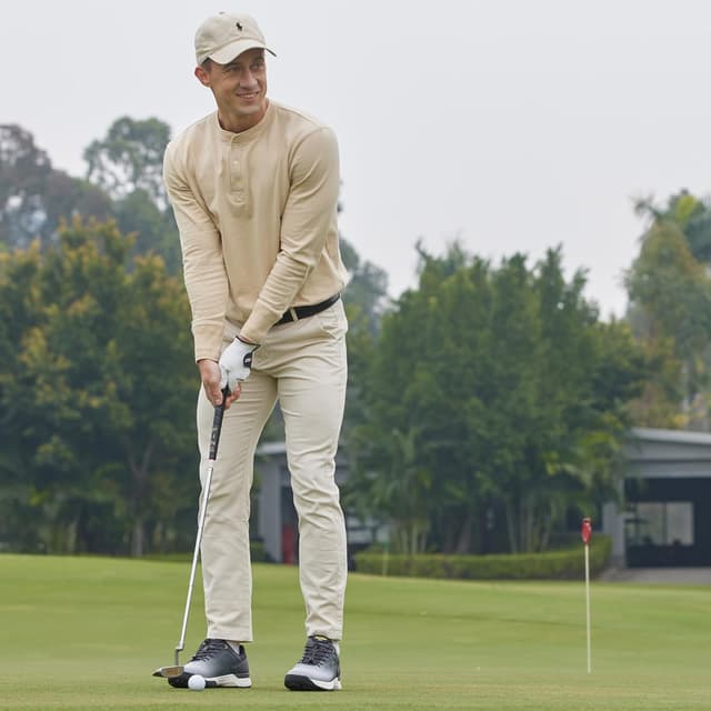 Detalle de FitVille Men’s Extra Wide Fit Golf Shoes – water resistant non-slip spiked outdoor trainers