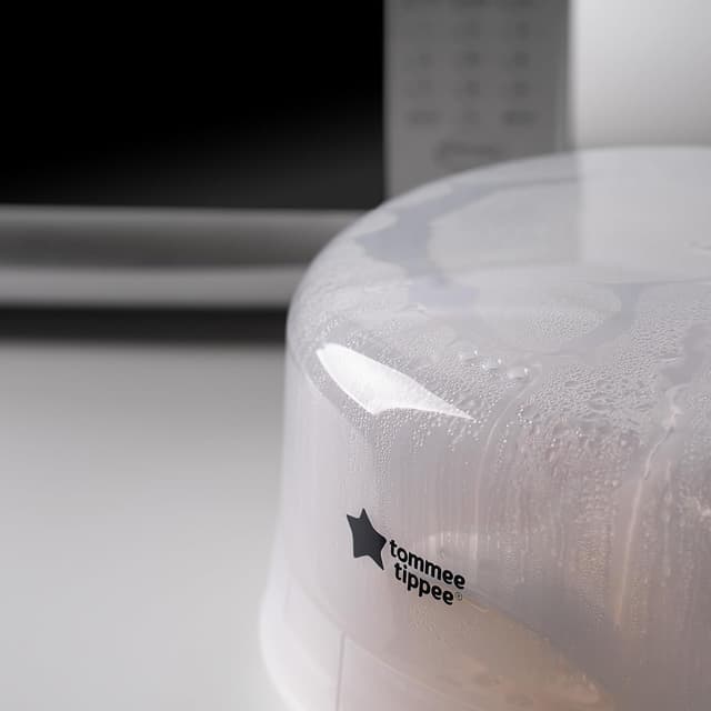 Detalle 2 de Tommee Tippee microwave steam steriliser 4-minute cycle