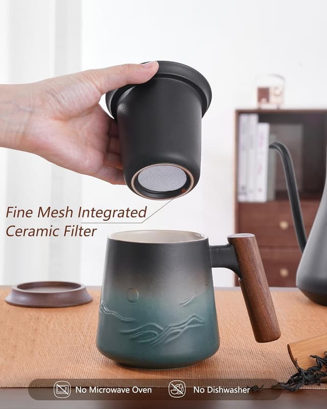 Detalle 2 de ZENS Embossed Ceramic Tea Mug with Infuser and Lid (14.5 oz) — Wood Handle & Loose-Leaf Steeper