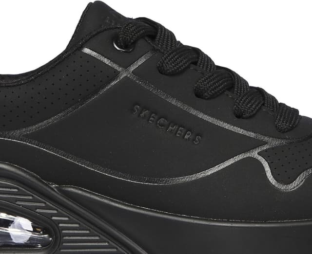 Detalle 1 de Skechers Boys' Uno Stand On Air Sneakers in Black (Synthetic & Rubber) - 4 UK Child