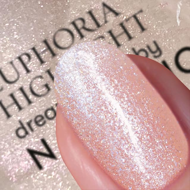 Detalle de Nails Inc Euphoria Highlight in Magic Does Exist Pink Shimmer (No Chip, Vegan) nail polish