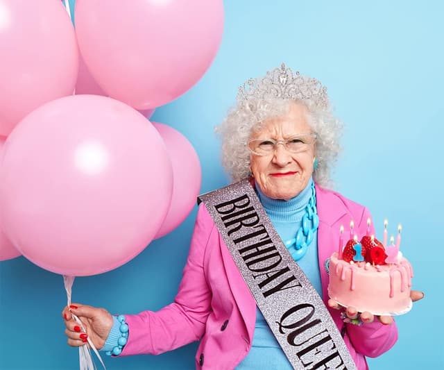 Thumbnail 3 de Birthday Queen Sash & Rhinestone Tiara Set