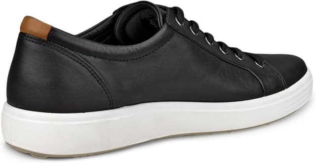 Detalle de ECCO Soft 7 men’s leather trainers with long-lace system and FLUIDFORM comfort