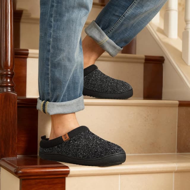 Detalle 2 de MERRIMAC Men's Slip-on Slippers with Memory Foam & Non-slip TPR Sole