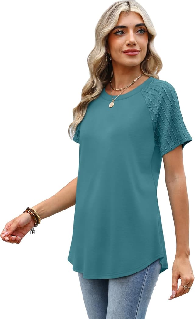 Detalle de WIHOLL Women’s Summer Short-Sleeve Crew Neck Tops with Curved Hem (Trendy Pleated Front)