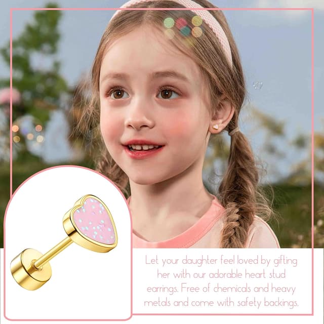 Detalle de LOLIAS 20G Titan Herz Ohrstecker mit 14K Gold- oder Silber-Optik – hypoallergen, leicht & ideal zum Verschenken