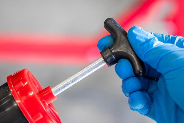 Thumbnail 4 de Sealey AK47 Oil Suction Syringe 500ml composite body with 300mm suction hose