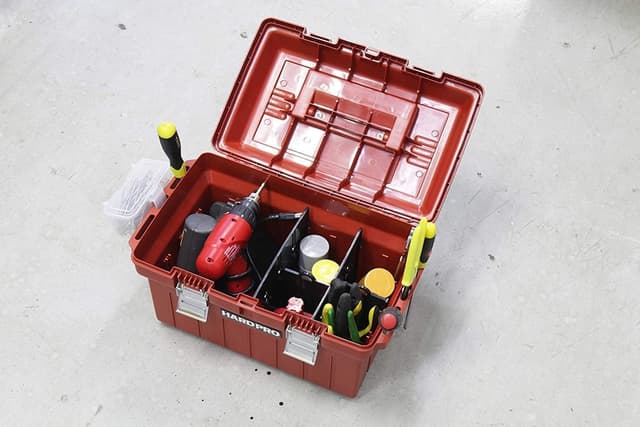 Detalle de Iris Ohyama Garage Hard PRO 46 (rosso) – scatola porta attrezzi in polipropilene, 46 x 28 x 27 cm