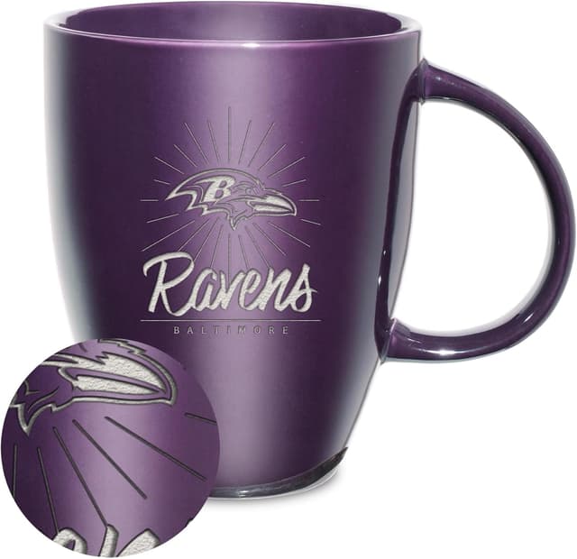Detalle de Rico Industries NFL Football Sunburst 18oz Laser Engraved Ceramic Lustre Mug