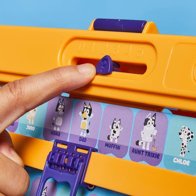 Detalle de Hasbro Gaming Guess Who? Bluey Edition (Bluey Characters & Objects) Board Game for Kids, 2 Players, Travel Friendly, Ages 6+