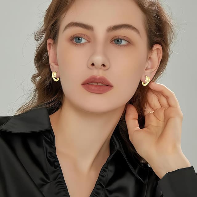 Detalle 2 de Cangall Silber-Creolen 925 klein mit Kreuz, 13 mm (hypoallergen, Nickelfrei)