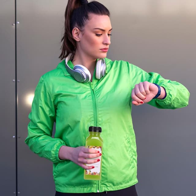 Detalle de Moretoes 36pc 12oz Plastic Juice Bottles with Lids, Reusable Clear Containers for Smoothies, Milk, and More