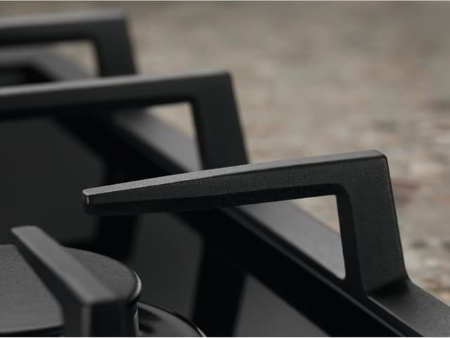 Detalle de Electrolux EGM6343YAK Serie 600 Piano cottura a gas da incasso 60 cm in vetro nero, 4 fuochi