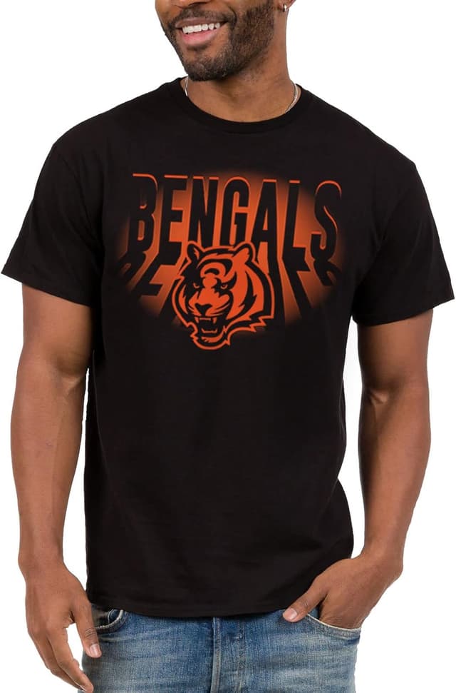Detalle de Junk Food Clothing x NFL Team Spotlight Cincinnati Bengals Short Sleeve Fan Shirt (Officially Licensed)