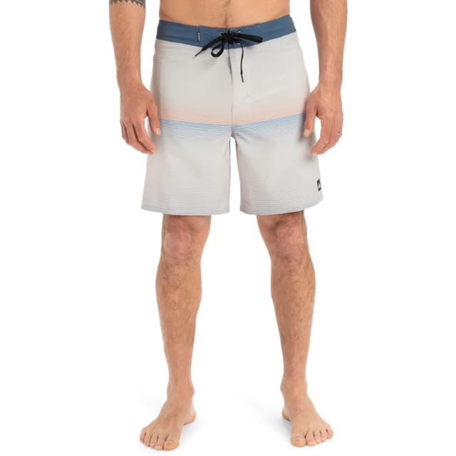 Detalle de Quiksilver Surfsilk 18' bañador hombre 46 cm