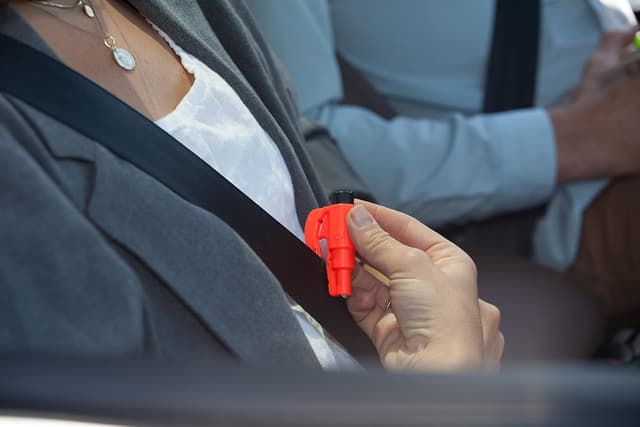 Thumbnail 6 de RESQME Porte-clés sécurité voiture : brise-vitre et coupe-ceinture (lot de 6)