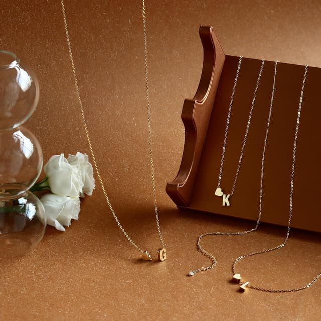 Thumbnail 3 de BodyBonita Collar inicial corazón 18