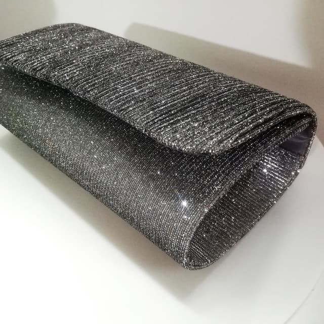 Detalle de Gosyfeti Women’s Clutch Evening Bag with Detachable Chain Strap in Shiny Silver