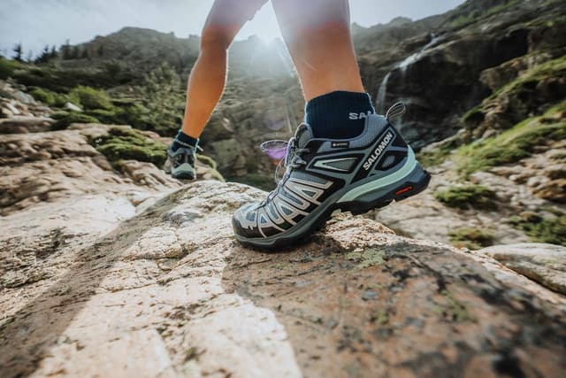 Detalle de Salomon Damen X Ultra Pioneer GORE-TEX – wasserdichte Outdoorschuhe für alle Wetterbedingungen