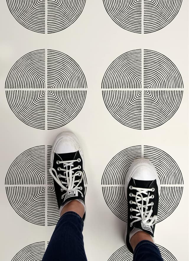 Detalle de FloorPops Luminary Peel & Stick Floor Tiles (12 x 12 in, 10 tiles per pack)