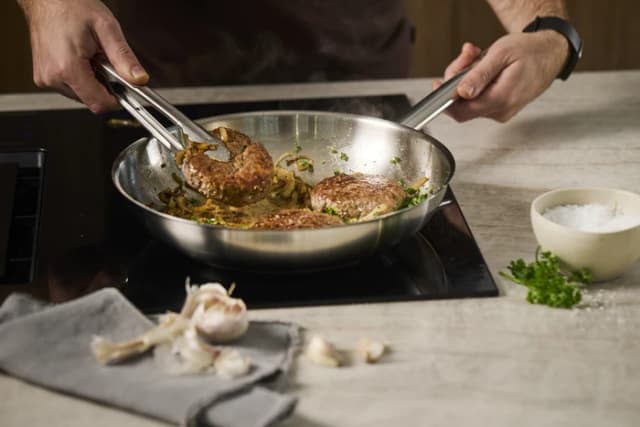 Detalle 2 de Demeyere Classic 3 Bratpfanne 28 cm