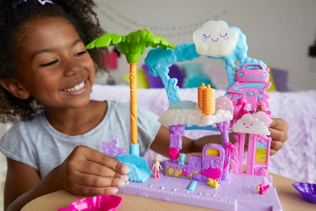 Detalle 2 de Polly Pocket Pollyville Flamingo Car Wash 🚗🦩 Playset