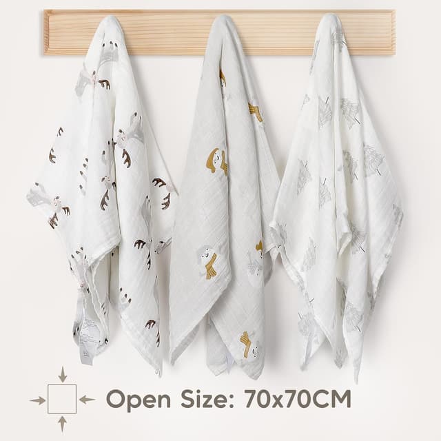 Detalle 2 de Maliton Muslin Cloths for Baby (6-pack) 70x70cm cotton burp cloths – soft breathable muslins with snowman, reindeer & pine tree prints