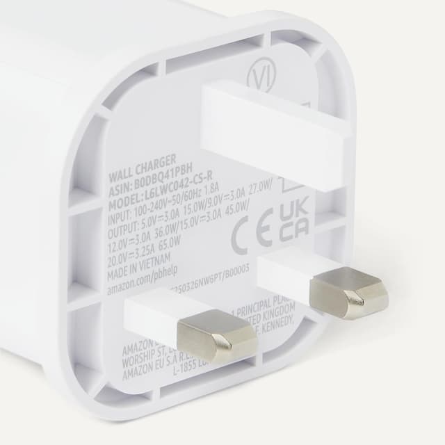 Detalle de Amazon Basics Fast Charging USB-C Nano GaN Wall Charger (65W, 1-Port) with PD 3.1