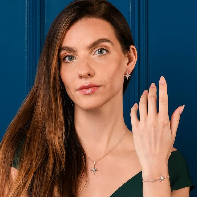 Detalle de Collier étoile polaire Namana pour femme en plaqué or rose, zircons pavés (avec écrin cadeau)