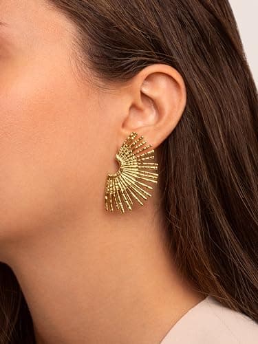 Detalle de SINGULARU Pendientes Sunbeam en acero inoxidable con baño oro de 18Kt y cierre a presión