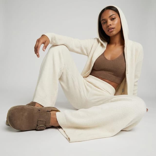 Thumbnail 5 de CUSHIONAIRE Blain Suede Slip-On Clogs ⚙