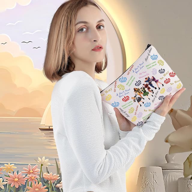 Detalle de LEVLO Broadway Queen cotton canvas cosmetic make-up bag (23cm x 17cm) – waterproof zipper pouch