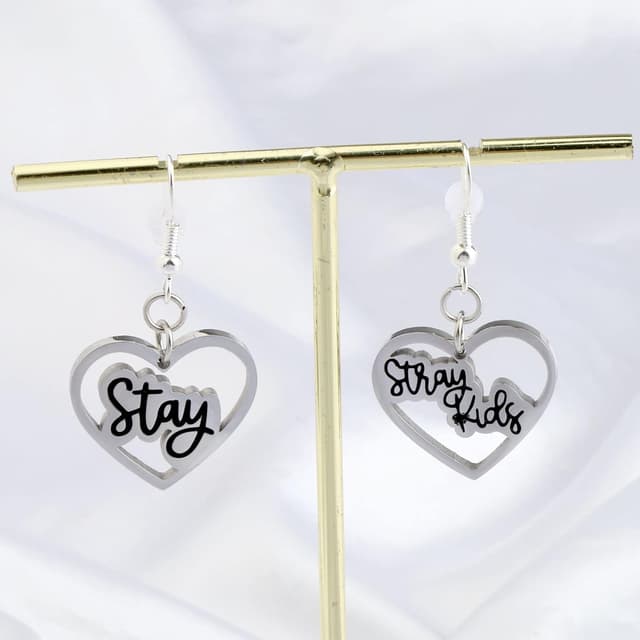 Detalle de Music Gift stainless steel music earring for women – packaged in a velvet bag