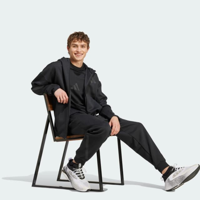 Detalle de Chaqueta con capucha adidas Z.N.E. New negra de adidas