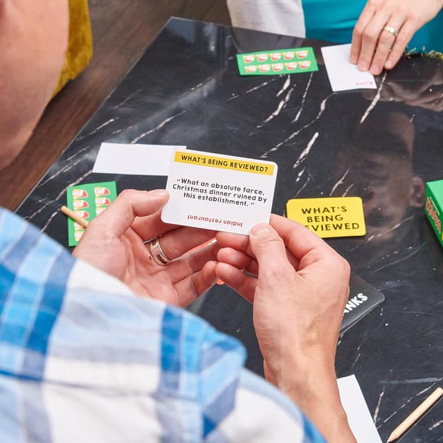 Detalle de Format Games Christmas Karen bluffing party board game (ages 14+, 3–10 players)