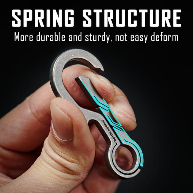 Detalle 2 de KeyUnity KM01 Titanium EDC Keychain Clip with Bottle Opener (Quick Release Carabiner Key Ring Holder)