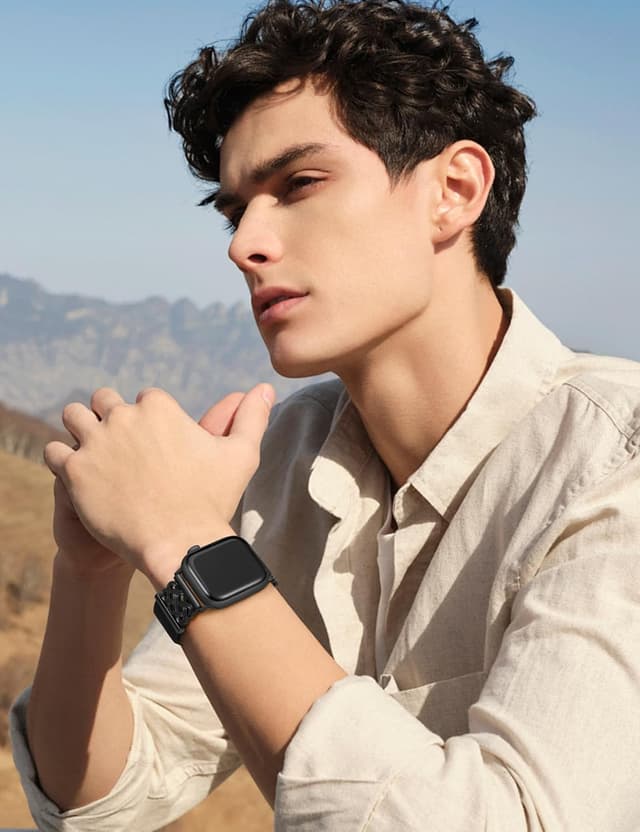 Detalle 2 de Minyee Magnetic Stretchy Band with Celtic Knot Clasp for Apple Watch (38/40/41/42/44/45/46/49mm)